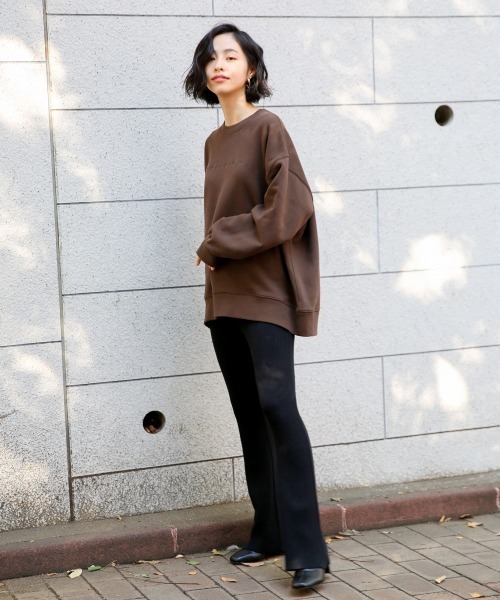 LOWRYS FARM（ローリーズファーム）の「シンプルロゴウラケプルオーバー　860115（スウェット・レディース・アイボリー/ブラック/ブラウン/スモークピンク/ベージュ/ミント・FREE）」の18枚目の写真