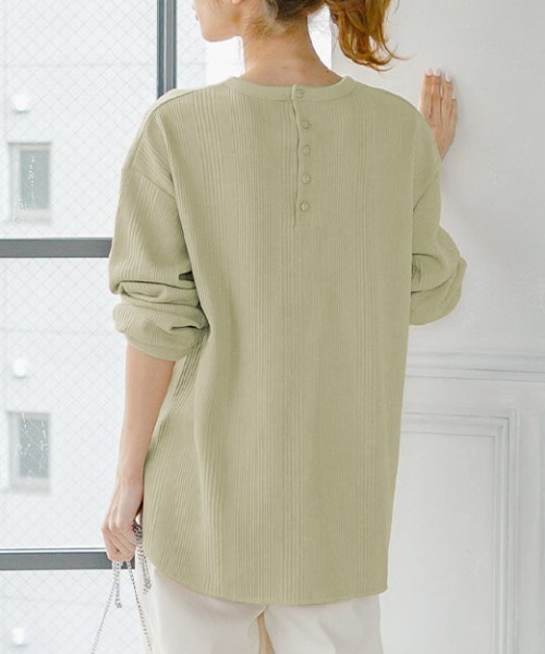 KOBE LETTUCE（コウベレタス）の「バックボタンランダムワッフルチュニック（チュニック・レディース・ベージュ/カーキ/ピンク/アイボリー/モカ・FREE）」の4枚目の写真