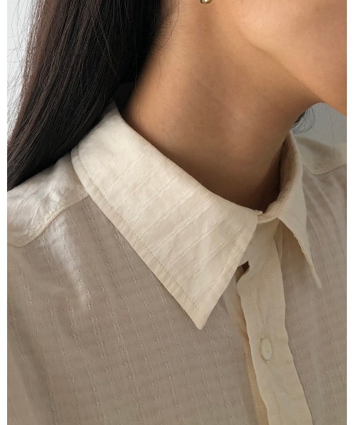 TODAYFUL(トゥデイフル)の「ジャガードコットンシャツ(シャツ/ブラウス・レディース・ホワイト/アイボリー・FREE)」の4枚目の写真