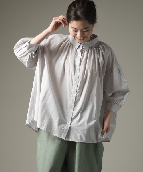 OMNES（オムネス）の「コットンボイルギャザーブラウス（シャツ/ブラウス・レディース・チャコールグレー/ライトグレー/ベージュ・FREE）」の3枚目の写真