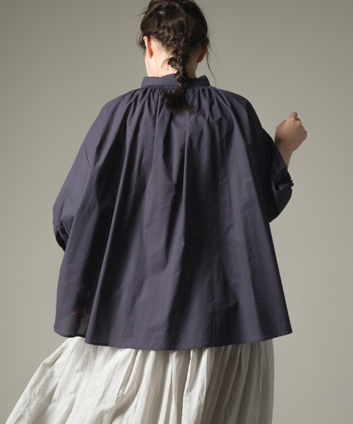 OMNES（オムネス）の「コットンボイルギャザーブラウス（シャツ/ブラウス・レディース・チャコールグレー/ライトグレー/ベージュ・FREE）」の9枚目の写真