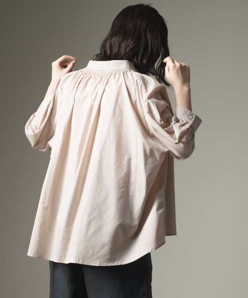 OMNES（オムネス）の「コットンボイルギャザーブラウス（シャツ/ブラウス・レディース・チャコールグレー/ライトグレー/ベージュ・FREE）」の6枚目の写真