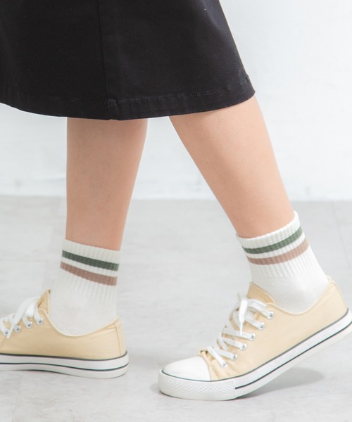 Honeys(ハニーズ)の「ラインショートソックス(ソックス/靴下・レディース・ブルー系その他/オフホワイト/ホワイト×レッド/杢グレー/ベージュ/ブラック×ホワイト/ホワイト×グリーン/ホワイト×ブルー・FREE)」の4枚目の写真