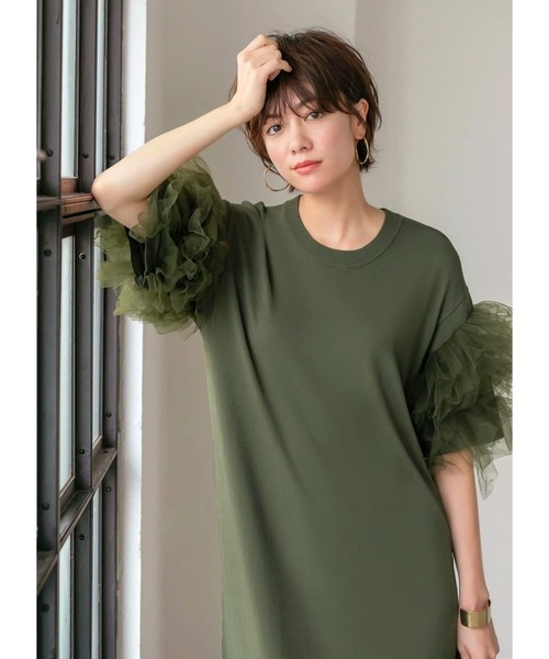 STYLE DELI(スタイルデリ)の「ボリュームチュール袖ロングニットワンピース(ワンピース・レディース・ブラック/グリーン・01/02)」の20枚目の写真