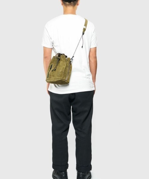 AS2OV(アッソブ)の「AS2OV (アッソブ) WATER PROOF SUEDE DRAWSTRING BAG / 巾着 バッグ(ショルダーバッグ・メンズ・ブラック/ネイビー/カーキ/マスタード/ワインレッド/チョコ/ターコイズブルー/グレー/オレンジ/キャメル・FREE)」の20枚目の写真