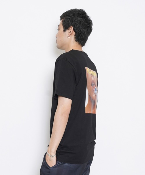 Soulland(ソウランド)の「SOULLAND meets Playboy Monthly April T-shirt 1021(Tシャツ/カットソー・メンズ・ブラック・SMALL/MEDIUM/X-LARGE/LARGE)」の4枚目の写真
