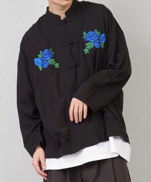 SPINNS（スピンズ）の「花柄ワンポイント刺繍ロングスリーブチャイナ 
