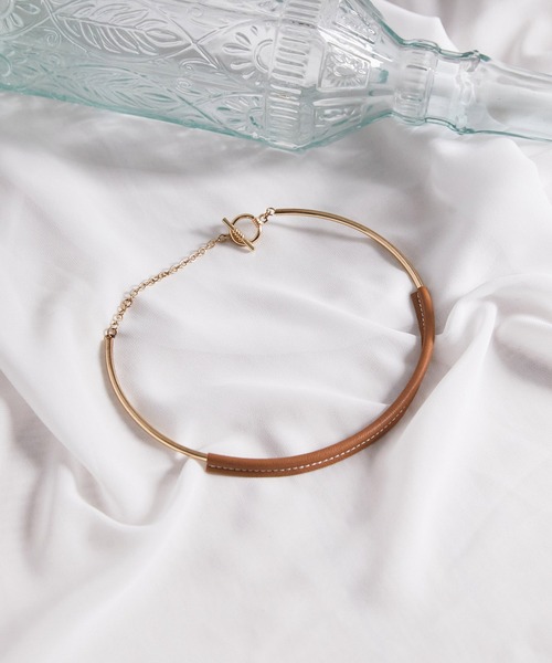 VIS（ビス）の「フェイクレザーチョーカー（チョーカー・レディース・ホワイト/グリーン系その他/キャメル・FREE）」の3枚目の写真