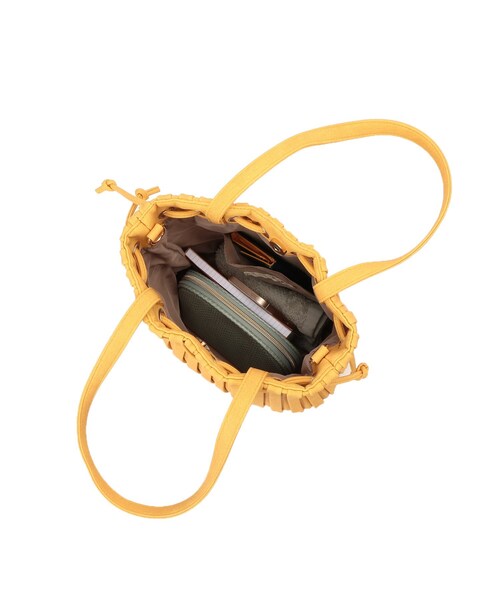 SHOO・LA・RUE（シューラルー）の「◆デニム合皮プリーツ巾着トート（トートバッグ・レディース・イエロー/ネイビー/ベージュ・00）」の5枚目の写真