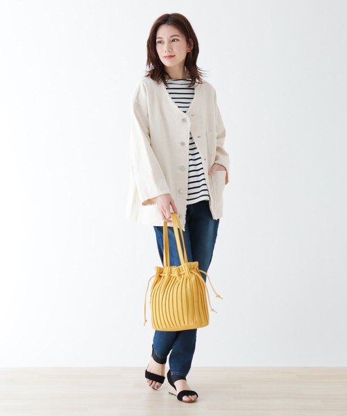 SHOO・LA・RUE（シューラルー）の「◆デニム合皮プリーツ巾着トート（トートバッグ・レディース・イエロー/ネイビー/ベージュ・00）」の6枚目の写真