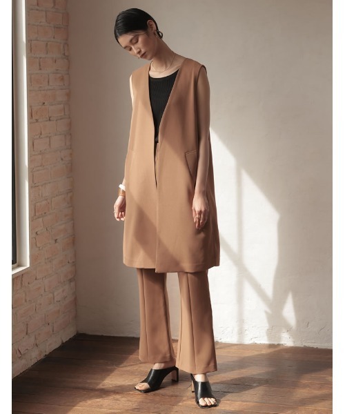 Re:EDIT（リエディ）の「[低身長/高身長サイズ有]ストレッチツイルバックスリットダーツセミフレアパンツ（スラックス・レディース・ブラック/モカ/オレンジ/ライトベージュ・SHORT/TALL/MEDIUM/LARGE/SMALL）」の7枚目の写真