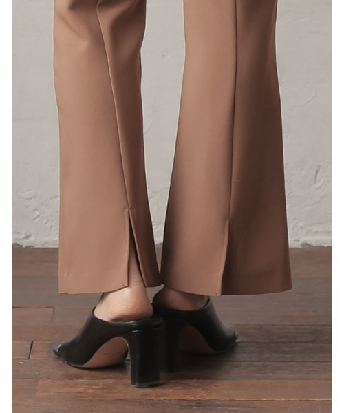 Re:EDIT（リエディ）の「[低身長/高身長サイズ有]ストレッチツイルバックスリットダーツセミフレアパンツ（スラックス・レディース・ブラック/モカ/オレンジ/ライトベージュ・SHORT/TALL/MEDIUM/LARGE/SMALL）」の5枚目の写真