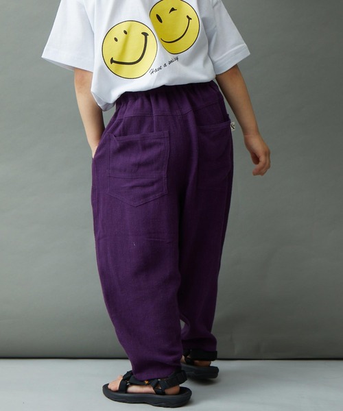 ＆yam（アンドヤム）の「リネンレーヨン テーパードイージーパンツ（その他パンツ・キッズ・ブラック/ベージュ/グリーン/パープル/グレー・130-140cm/140-150cm/150-160cm/120-130cm/110-120cm）」の5枚目の写真
