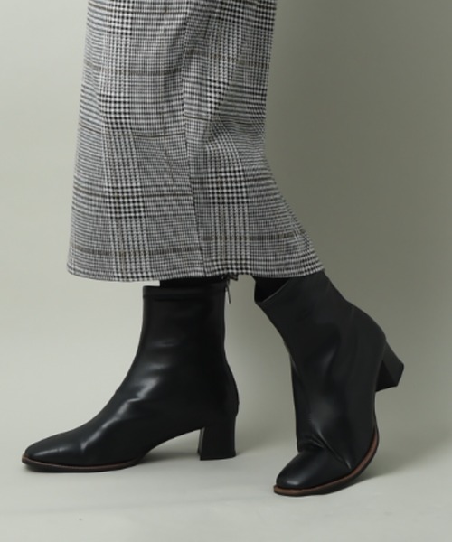 INTERPLANET(インタープラネット)の「ストレッチブーツ(ブーツ・レディース・オフホワイト/ブラック/ブラウン・23.0cm/24.0cm)」の5枚目の写真