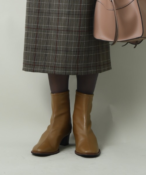 INTERPLANET(インタープラネット)の「ストレッチブーツ(ブーツ・レディース・オフホワイト/ブラック/ブラウン・23.0cm/24.0cm)」の14枚目の写真