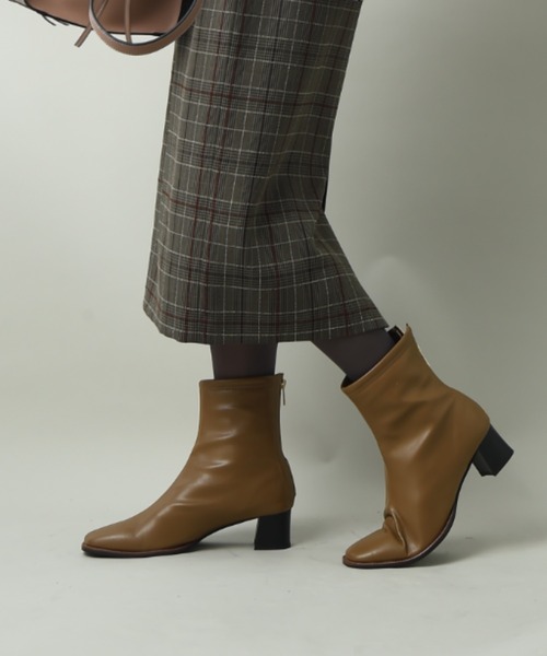 INTERPLANET(インタープラネット)の「ストレッチブーツ(ブーツ・レディース・オフホワイト/ブラック/ブラウン・23.0cm/24.0cm)」の15枚目の写真