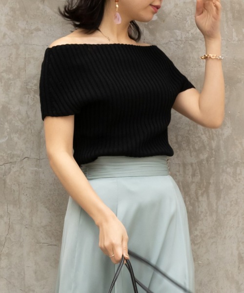 RANDA（ランダ）の「オフショルリブニット（Tシャツ/カットソー・レディース・ブラウン/ベージュ/グリーン/ブラック・FREE）」の2枚目の写真