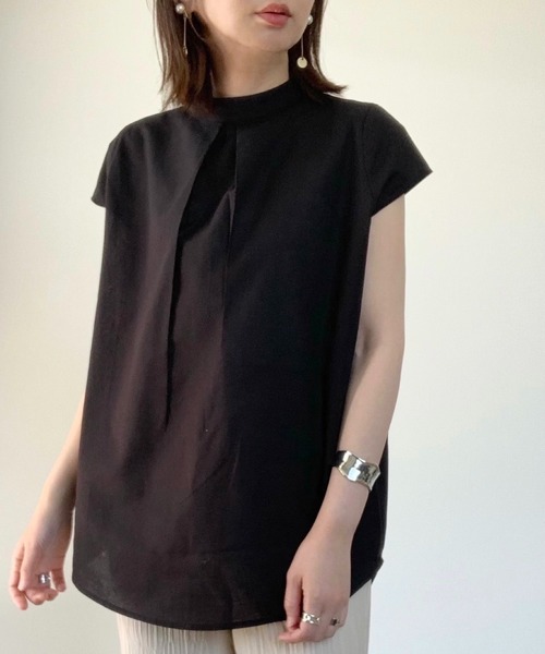 She's Closet（シーズクローゼット）の「[WEARISTA maiko × She's Closetコラボ] スタンドカラーフレンチスリーブリネンコットンチュニックブラウス（シャツ/ブラウス・レディース・ナチュラル/オリーブ/ブラック・SHORT/FREE/TALL）」の2枚目の写真