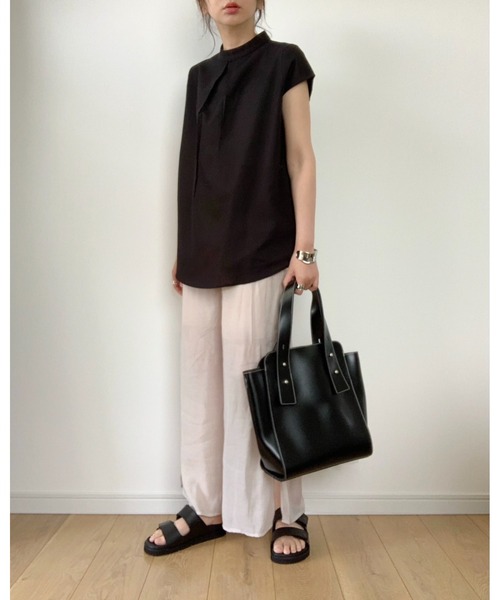 She's Closet（シーズクローゼット）の「[WEARISTA maiko × She's Closetコラボ] スタンドカラーフレンチスリーブリネンコットンチュニックブラウス（シャツ/ブラウス・レディース・ナチュラル/オリーブ/ブラック・SHORT/FREE/TALL）」の5枚目の写真