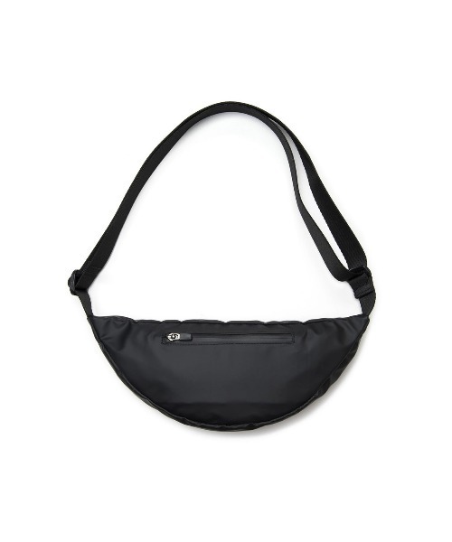 ANOTHERYOUTH（アナザーユース）の「【ANOTHER YOUTH】logo sling bag（ボディバッグ/ウエストポーチ・メンズ・ブラック・ONE SIZE）」の4枚目の写真