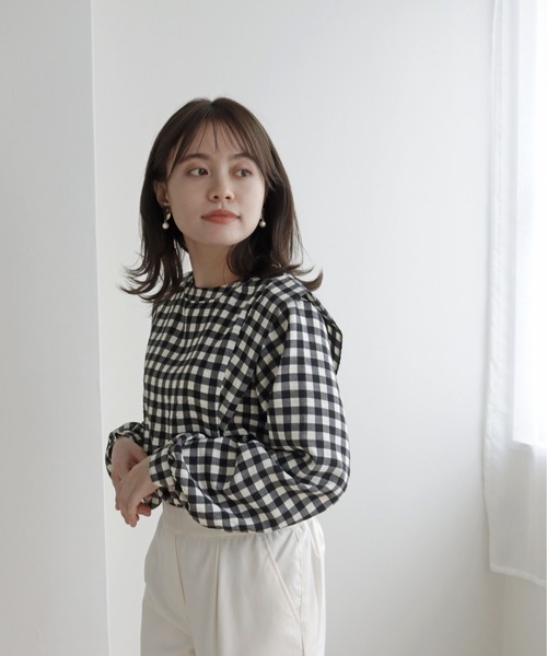 cheriella(シェリエラ)の「【TwentyThree】ギンガムパワショルブラウス(シャツ/ブラウス・レディース・ブラック×ホワイト/グレー×ホワイト・FREE)」の3枚目の写真