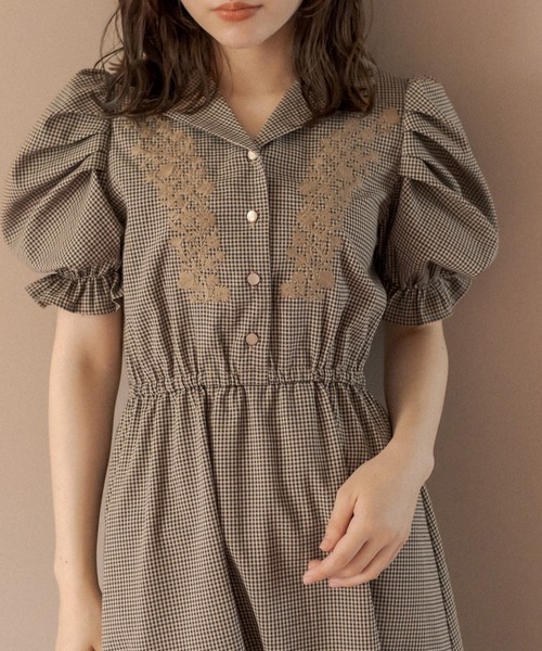 OLIVE des OLIVE（オリーブデオリーブ）の「パワショル開襟刺繍ワンピース（ワンピース・レディース・ブラウン/ライトブラウン/ミント・FREE）」の19枚目の写真