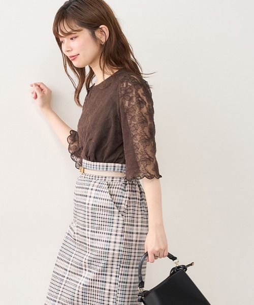 natural couture(ナチュラルクチュール)の「袖口スカラップフラワーレースブラウス(シャツ/ブラウス・レディース・アイボリー/ブラック/ブラウン/ピンク・FREE)」の6枚目の写真