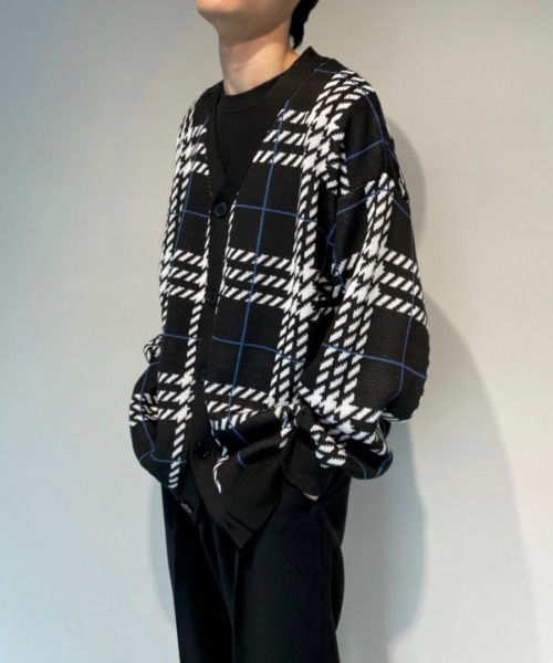 WESTBOY(ウエストボーイ)の「Check Drop Shoulder Oversized Cardigan WO21W3TP07 【WB ORIGINALS】(カーディガン/ボレロ・メンズ・イエロー/ブルー/ベージュ/ブラック/ブラック系その他・XL/L/M)」の6枚目の写真