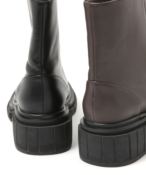 PAGEBOY(ページボーイ)の「センターZIPショートブーツ(ブーツ・レディース・ブラック/ブラウン・MEDIUM/LARGE)」の15枚目の写真