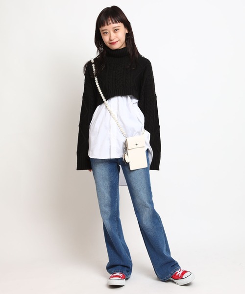 SPINNS（スピンズ）の「ショート丈 タートルネックニット（ニット/セーター・レディース・ブラック/アイボリー/グレイッシュベージュ・ONESIZE）」の4枚目の写真