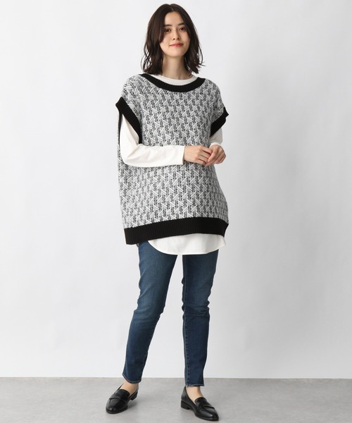 LEPSIM（レプシィム）の「マタニティ／5ゲージ幾何学柄ニットベスト　239274（マタニティウェア/グッズ・レディース・ブラック/ベージュ・FREE）」の3枚目の写真
