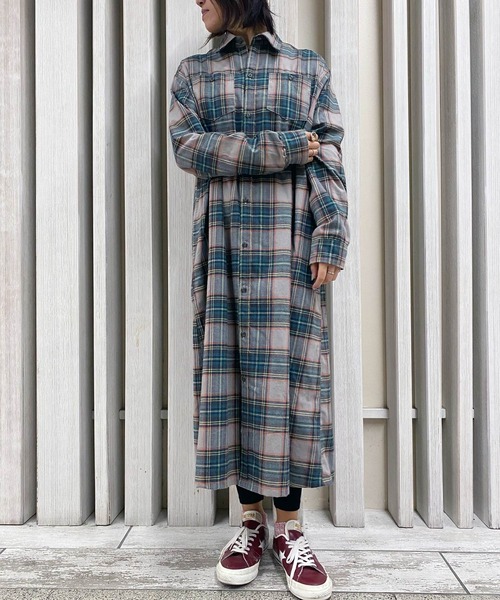OLD BETTY'S（オールドベティーズ）の「Flannel Check Long Shirts（ワンピース・レディース・レッド/グレー・FREE）」の2枚目の写真