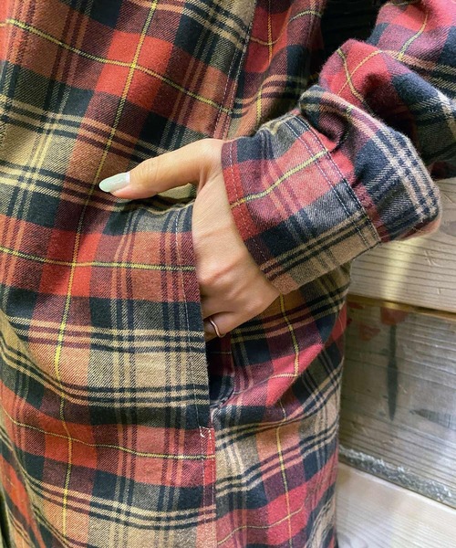 OLD BETTY'S（オールドベティーズ）の「Flannel Check Long Shirts（ワンピース・レディース・レッド/グレー・FREE）」の6枚目の写真