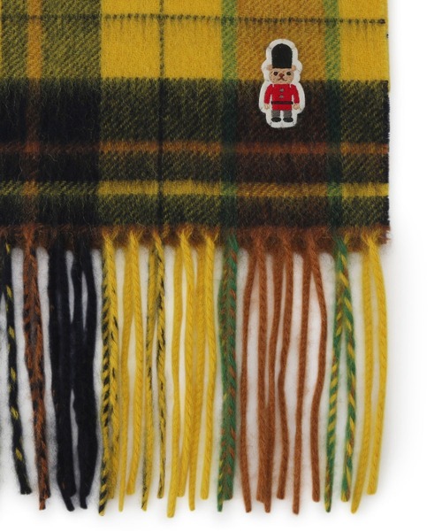 MACKINTOSH PHILOSOPHY(マッキントッシュ フィロソフィー)の「【WEB限定】ウール100% バッキンガムベアマフラー(マフラー・レディース・グレー/ダークネイビー/ネイビー/ベージュ/ダークブルー/スカイブルー/アイボリー/ライトオレンジ系/オフホワイト/レッド/イエロー/グリーン/クリアレッド・FREE)」の16枚目の写真