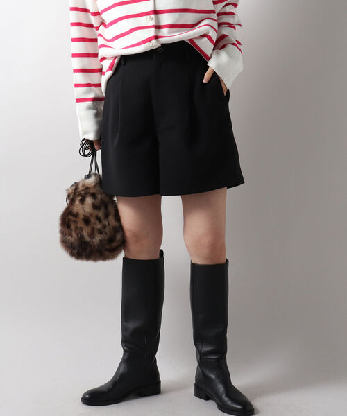 fredy emue（フレディエミュ）の「ワンタックショートパンツ（その他パンツ・レディース・ブラック/ベージュ系その他・36/38）」の6枚目の写真