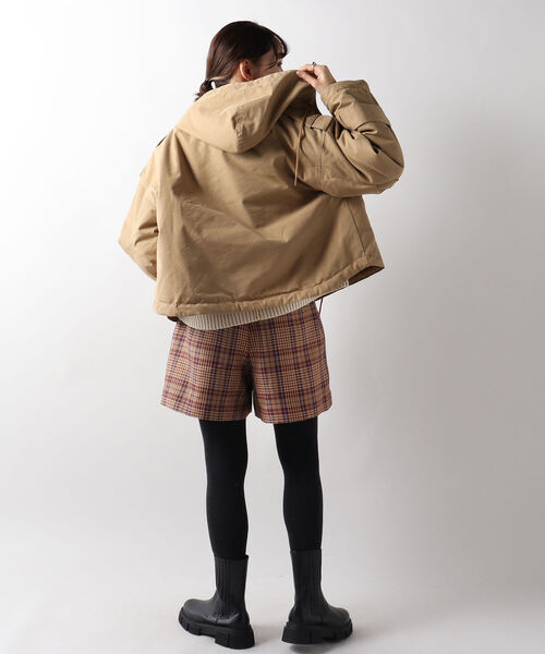 fredy emue（フレディエミュ）の「ワンタックショートパンツ（その他パンツ・レディース・ブラック/ベージュ系その他・36/38）」の14枚目の写真