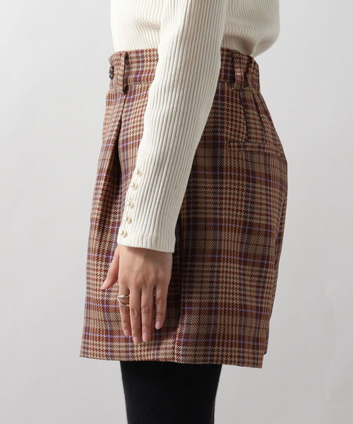 fredy emue（フレディエミュ）の「ワンタックショートパンツ（その他パンツ・レディース・ブラック/ベージュ系その他・36/38）」の20枚目の写真