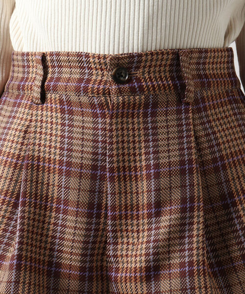 fredy emue（フレディエミュ）の「ワンタックショートパンツ（その他パンツ・レディース・ブラック/ベージュ系その他・36/38）」の22枚目の写真