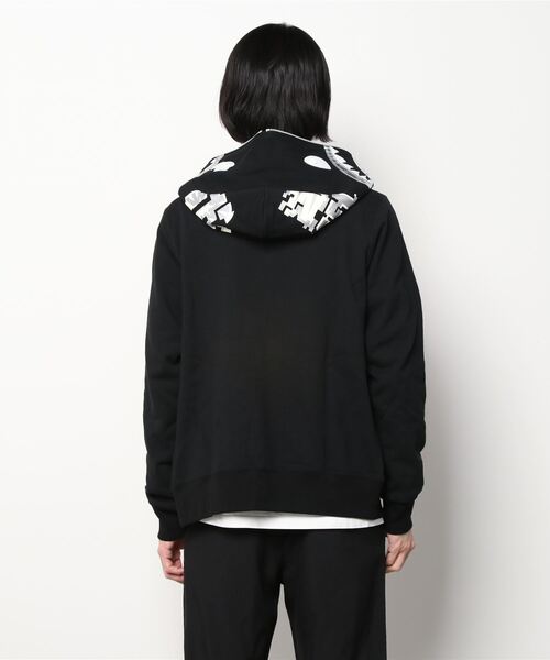 A BATHING APE（アベイシングエイプ）の「DIGITAL SHARK FULL ZIP