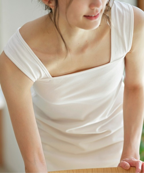 YU'NOW（ユナウ）の「【抗菌防臭】【吸水速乾】ブラ紐隠しのインナーワンピース（インナーウェア/肌着・レディース・グレイッシュベージュ/オフホワイト/ブラック/ブルー/グレー/チャコールグレー・XXX-LARGE/XXXX-LARGE/XX-LARGE/X-LARGE/MEDIUM/LARGE）」の12枚目の写真