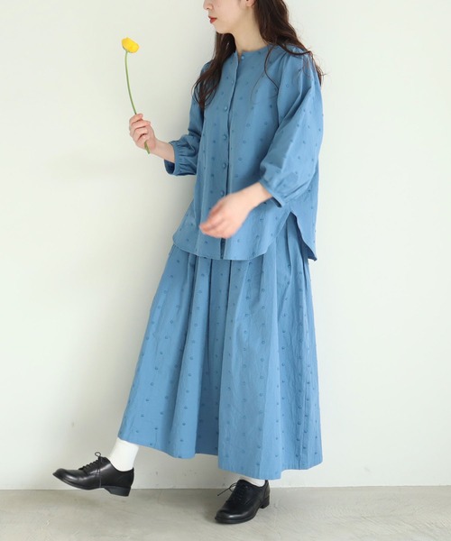 l'atelier du savon ドット刺繍ノーカラーシャツブラウス　日本製 7301CO002242S03.jpg