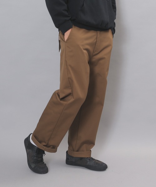 UNIVERSAL OVERALL（ユニバーサルオーバーオール）の「UNIVERSAL OVERALL　ワークパンツ　ワイド　T-04（チノパンツ・メンズ・ブラック/モカ/ネイビー/チャコールグレー/バーガンディー/ベージュ系その他/グレー・32/30/34/28/36）」の5枚目の写真