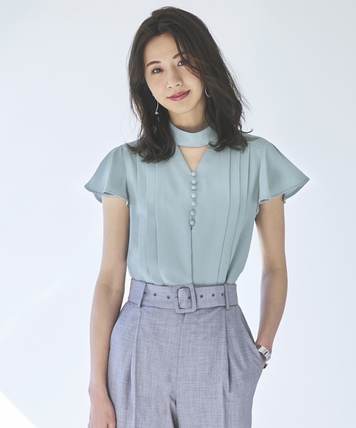 RUIRUE BOUTIQUE（ルイルエブティック）の「洗える ｜ チョーカーネックフリルスリーブブラウス ｜ 半袖  チョーカーネック トップス 体型カバー フリル袖 オフィスカジュアル 通勤服 華やか ブラウス（シャツ/ブラウス・レディース・ホワイト/ブルー/ライトグリーン/ライトベージュ・LL/S/M/L）」の11枚目の写真