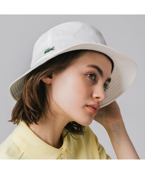 LACOSTE（ラコステ）の「シャンブレーバケットハット（ハット・レディース・ホワイト/ブルー・FREE）」の2枚目の写真
