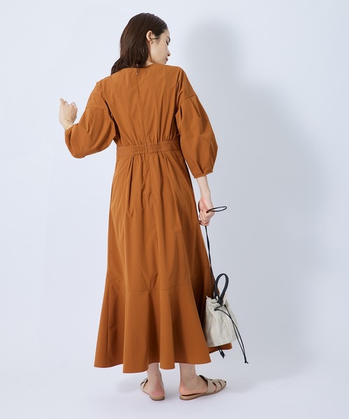 ROPE'（ロペ）の「セパレート風パフスリーブフレアーワンピース（ワンピース・レディース・ブラウン/ネイビー・36/38）」の14枚目の写真