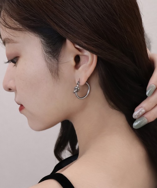 セール】blackdia ocean シンプルツイストフープピアス（ピアス（両耳