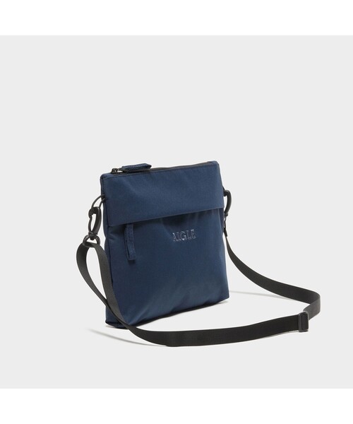 AIGLE（エーグル）の「リサイクルナイロン コンパクト サコッシュ（ショルダーバッグ・レディース・ブルー/アイボリー/ダークネイビー・FREE）」の7枚目の写真