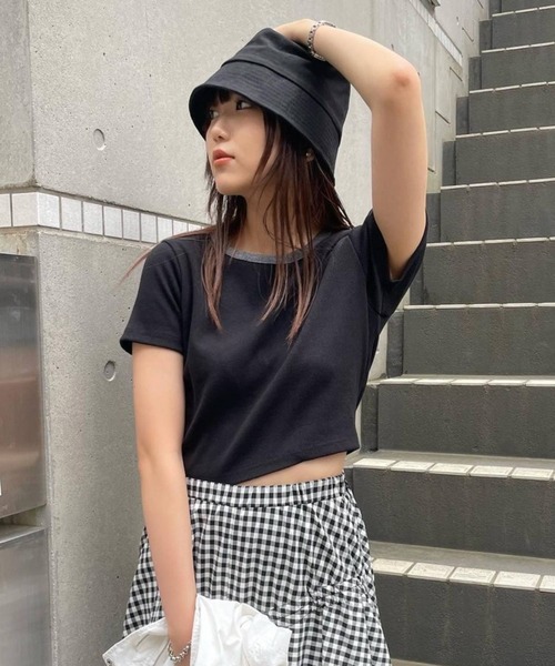 REDYAZEL(レディアゼル)の「リンガークロップドTシャツ(Tシャツ/カットソー・レディース・オフホワイト/ベージュ/ネイビー/ブラック・FREE)」の3枚目の写真