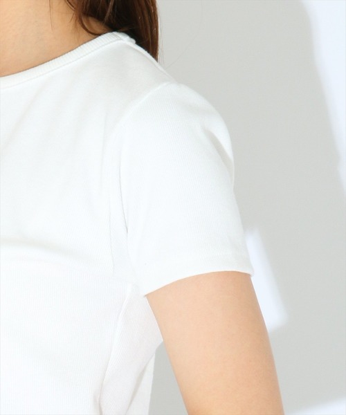 REDYAZEL(レディアゼル)の「リンガークロップドTシャツ(Tシャツ/カットソー・レディース・オフホワイト/ベージュ/ネイビー/ブラック・FREE)」の10枚目の写真