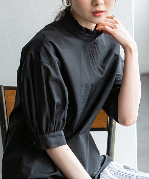 Noble(ノーブル)の「ワッシャーフリルネックシャツブラウス(シャツ/ブラウス・レディース・サックスブルー/ホワイト系その他/ブラック・FREE)」の6枚目の写真